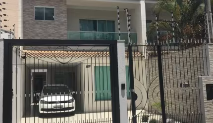Casa à venda em Maringá, Parque Avenida, com 3 quartos, com 185 m²