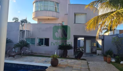 Casa com 4 quartos à venda no Altamira, Uberlândia  por R$ 2.600.000