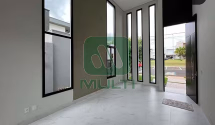 Casa em condomínio fechado com 3 quartos para alugar em Laranjeiras, Uberlândia  por R$ 14.000