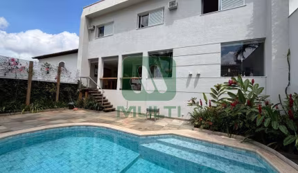 Casa com 3 quartos à venda no Altamira, Uberlândia  por R$ 1.900.000