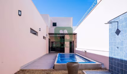 Casa com 3 quartos à venda no Vigilato Pereira, Uberlândia  por R$ 1.280.000