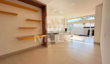 Casa em condomínio fechado com 3 quartos para alugar no Jardins Roma, Uberlândia  por R$ 14.000