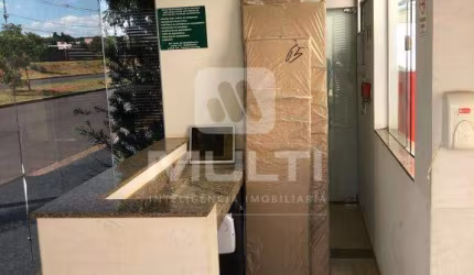Apartamento com 2 quartos para alugar em Laranjeiras, Uberlândia  por R$ 1.250