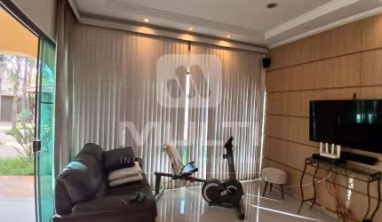 Casa com 3 quartos à venda no Jardim Karaíba, Uberlândia  por R$ 2.000.000