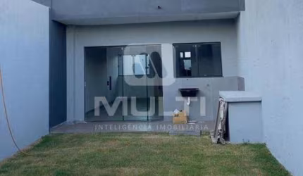 Casa com 2 quartos à venda no Dona Zulmira, Uberlândia  por R$ 450.000