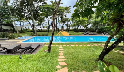 CASA FRENTE AO MAR NA PRAIA DE CAMBURI