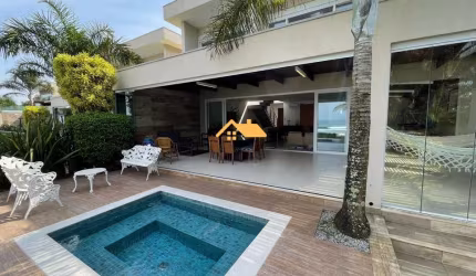 CASA EM CONDOMÍNIO NA PRAIA DE JUQUEHY