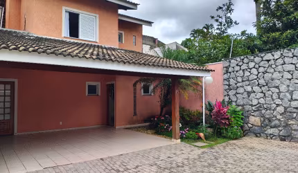 LINDO sobrado no MOGI HILLS III para venda com 99 m² com 3 quartos 1 suíte e  Espaço GOURMET