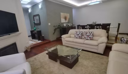 MARAVILHOSO sobrado para venda possui 429 m² com 4 suítes PISCINA e espaço GOURMET na Vila Oliveira