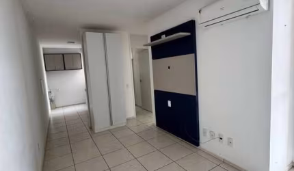 Alugo Apartamento Condomínio Reserva da Cidade.