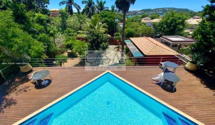 Excelente casa 6 suítes à poucos metros da Praia da Ferradura Armação dos Búzios