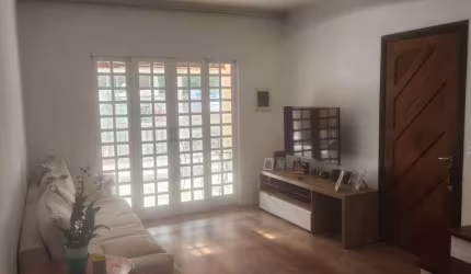 Espetacular casa tipo para venda com 4 quartos, sendo 1 suíte, 180m²