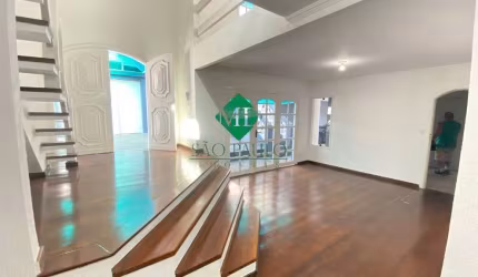 Imperdível: Casa à venda ou locação em São Bernardo do Campo-SP, Parque Terra Nova II. Com 3 quartos, 2 suítes, 2 banheiros, 4 vagas de garagem e 373,00m².