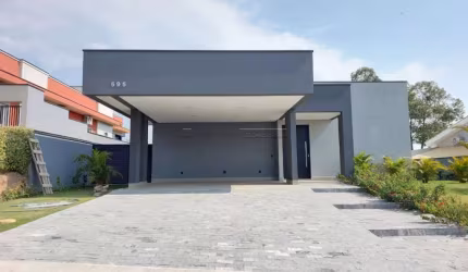 Casa a venda com 3 quartos, 248m2 no Condomínio Village Saint Charbel - Araçoiaba da Serra