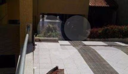 Casa térrea com 5 quartos à venda em Jardim Vila Galvão - SP
