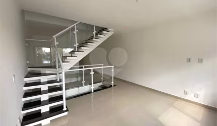 Sobrado com 3 quartos à venda em Vila Irmãos Arnoni - SP