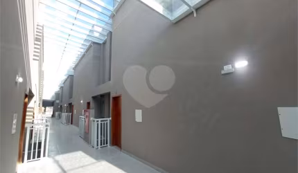 Condomínio com 2 quartos à venda em Vila Mazzei - SP