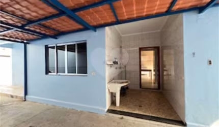 Casa térrea com 4 quartos à venda em Vila Romero - SP