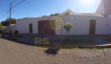 Casa com 3 quartos à venda na Rua Titanita, 90, Jardim Santa Helena, Maringá, 344 m2 por R$ 1.650.000