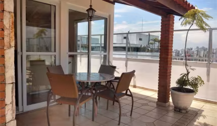 APTO ULTIMO ANDAR NO CORAÇÃO DE MOEMA