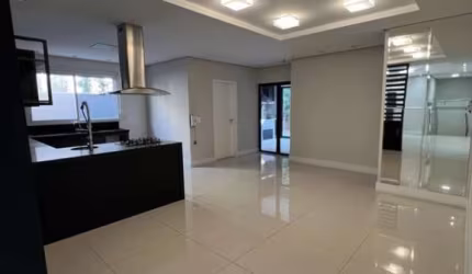 Casa térrea para locação ou venda com 4 suítes, cozinha americana, gourmet, piscina e 4 vagas no condomínio de alto padrão Reserva da Serra, Jundiaí