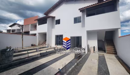 CASA 3 QTS COM SUÍTE EM MACAFÉ