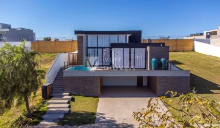 Casa para venda em Alphaville 3 de 220.00m² com 3 Quartos, 3 Suites e 4 Garagens