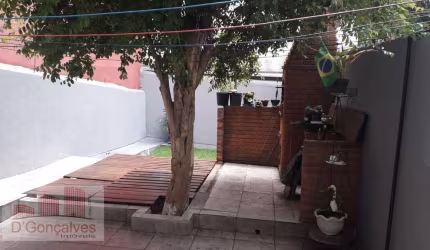 Sobrado para venda em Centro de 150.00m² com 3 Quartos, 1 Suite e 2 Garagens