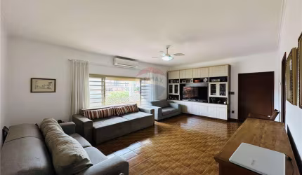 Casa para venda em Jardim Macedo de 210.00m² com 5 Quartos, 2 Suites e 4 Garagens