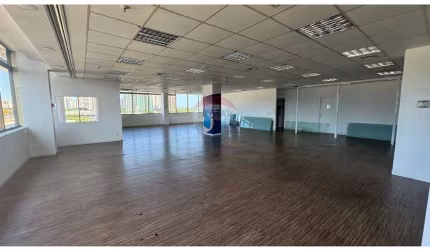 Sala Comercial para alugar em Barra Da Tijuca de 597.00m² com 18 Garagens