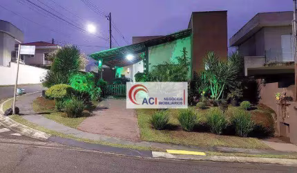 Casa de Condomínio para venda em Granja Viana de 89.00m² com 2 Quartos, 1 Suite e 3 Garagens