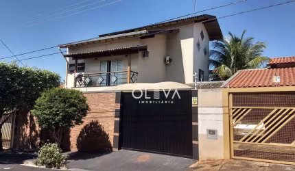 Sobrado para venda em Jardim São Marco de 299.00m² com 4 Quartos e 2 Suites