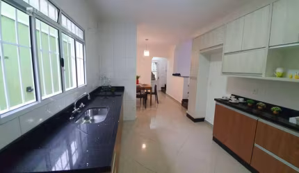 Casa para venda em Vila Lavínia de 210.00m² com 3 Quartos, 1 Suite e 4 Garagens