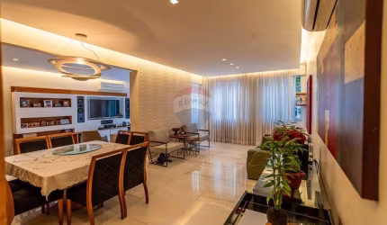 Apartamento para venda em Copacabana de 327.00m² com 4 Quartos, 1 Suite e 1 Garagem