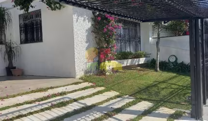 Casa para venda em Rudge Ramos de 360.00m² com 3 Quartos, 1 Suite e 6 Garagens