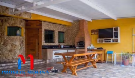 Sobrado para venda em Santa Maria de 296.00m² com 4 Quartos, 1 Suite e 8 Garagens