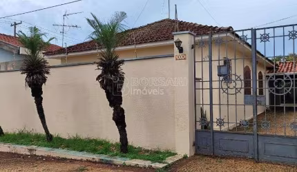 Casa para venda e aluguel em Vila Harmonia de 197.00m² com 4 Quartos, 1 Suite e 4 Garagens
