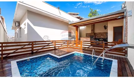 Casa de Condomínio para alugar em Jardim Itapoan de 161.00m² com 3 Quartos, 1 Suite e 4 Garagens