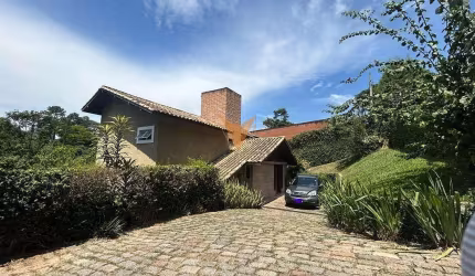 Casa para venda em Chácara Dos Lagos de 355.00m² com 3 Quartos, 1 Suite e 3 Garagens
