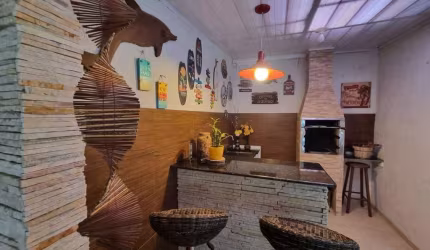 Casa para venda em Capão Raso de 125.00m² com 3 Quartos e 2 Garagens