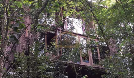 Casa para alugar em Chácara Quiriri de 245.00m² com 3 Quartos e 2 Garagens