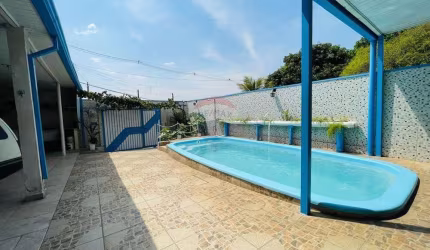 Casa para venda em Jardim São Pedro de 203.00m² com 3 Quartos, 1 Suite e 4 Garagens