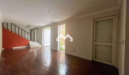 Casa para venda em Santo Antônio de 510.00m² com 4 Quartos, 2 Suites e 2 Garagens