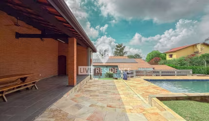 Casa para venda em Jardim Leonor de 342.00m² com 3 Quartos, 1 Suite e 6 Garagens