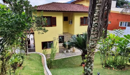 Casa para venda em Lagoinha de 249.00m² com 5 Quartos, 5 Suites e 3 Garagens