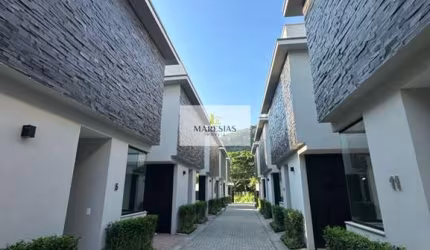 Casa para venda em Maresias de 120.00m² com 3 Quartos, 3 Suites e 2 Garagens