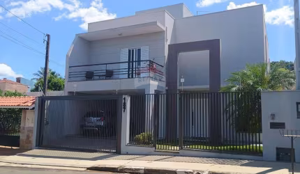 Casa para venda em Jardim Burity de 276.00m² com 3 Quartos, 1 Suite e 2 Garagens