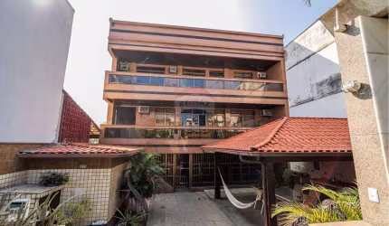 Casa para venda em Moneró de 449.00m² com 4 Quartos, 3 Suites e 3 Garagens