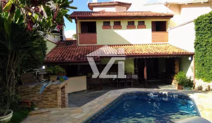 Sobrado para venda em Vila Oliveira de 400.00m² com 3 Quartos, 3 Suites e 5 Garagens