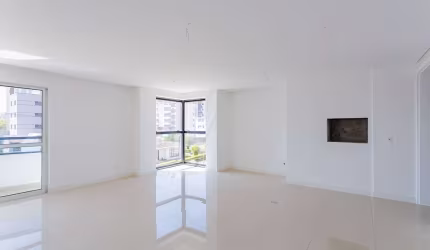 Apartamento para venda em Portão de 134.00m² com 3 Quartos, 1 Suite e 2 Garagens